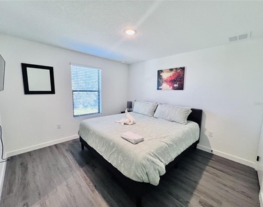 8767 Zen Drive - Photo Thumbnail 9
