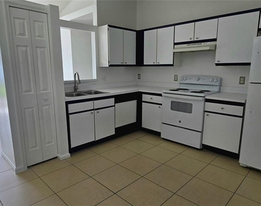 5100 Heatherstone Drive - Photo Thumbnail 1