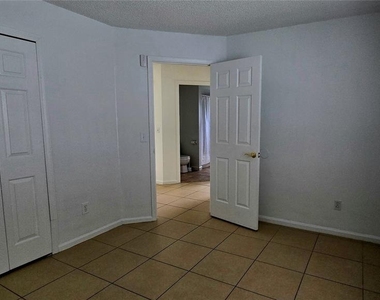 5100 Heatherstone Drive - Photo Thumbnail 15