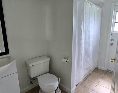 5100 Heatherstone Drive - Photo Thumbnail 13