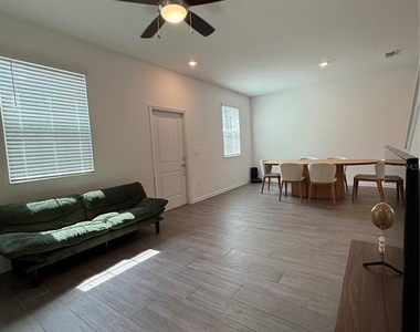 15821 Water Spring Boulevard - Photo Thumbnail 7