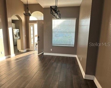 2931 Willow Creek Lane - Photo Thumbnail 2