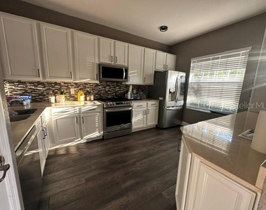 2931 Willow Creek Lane - Photo Thumbnail 7