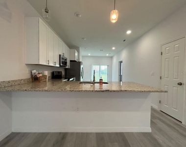 731 Desmoines - Photo Thumbnail 5