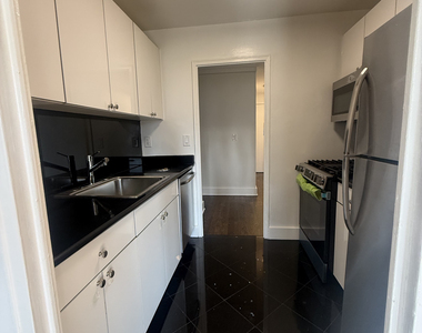 220 East 63rd Street - Photo Thumbnail 6