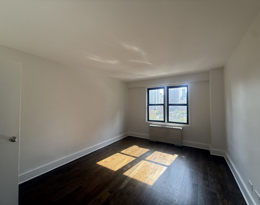 220 East 63rd Street - Photo Thumbnail 12