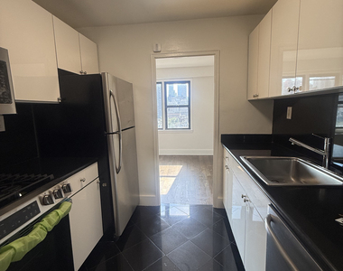 220 East 63rd Street - Photo Thumbnail 8