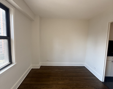 220 East 63rd Street - Photo Thumbnail 5
