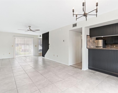 1836 N Crystal Lake Drive - Photo Thumbnail 4