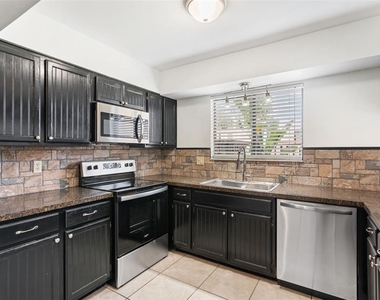 1836 N Crystal Lake Drive - Photo Thumbnail 7