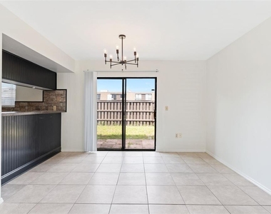 1836 N Crystal Lake Drive - Photo Thumbnail 6