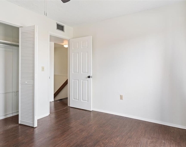 1836 N Crystal Lake Drive - Photo Thumbnail 15