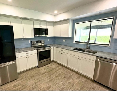686 Augusta Road - Photo Thumbnail 8