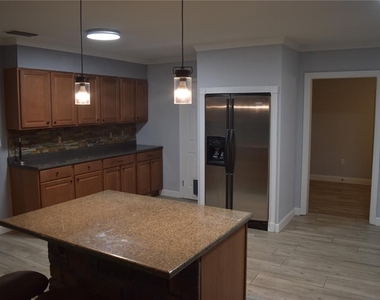 1722 Nw 35 Street - Photo Thumbnail 7