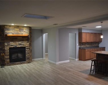 1722 Nw 35 Street - Photo Thumbnail 3