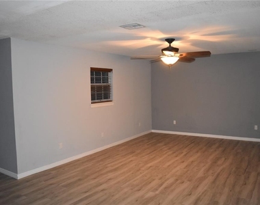 1722 Nw 35 Street - Photo Thumbnail 8