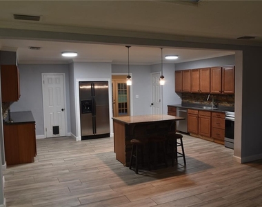 1722 Nw 35 Street - Photo Thumbnail 5