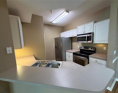 5578 Metrowest Boulevard - Photo Thumbnail 5