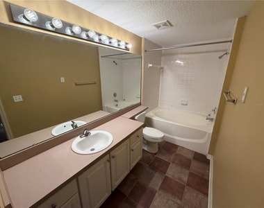 5578 Metrowest Boulevard - Photo Thumbnail 9