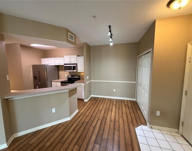 5578 Metrowest Boulevard - Photo Thumbnail 4