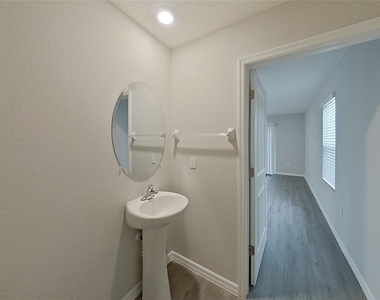 8579 Sw 44th Court - Photo Thumbnail 9