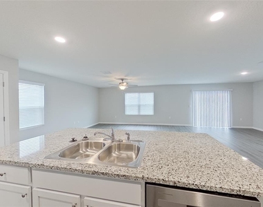 8579 Sw 44th Court - Photo Thumbnail 4