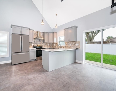 727 Magnolia Avenue - Photo Thumbnail 10