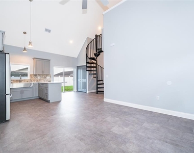 727 Magnolia Avenue - Photo Thumbnail 8