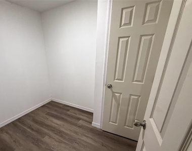 4405 Continental Boulevard - Photo Thumbnail 7