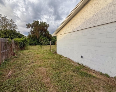 4405 Continental Boulevard - Photo Thumbnail 11