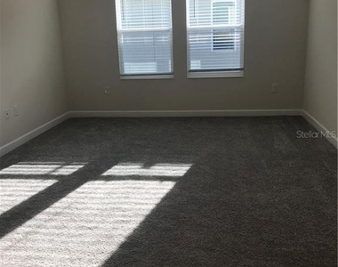 15199 Chapter Way - Photo Thumbnail 5