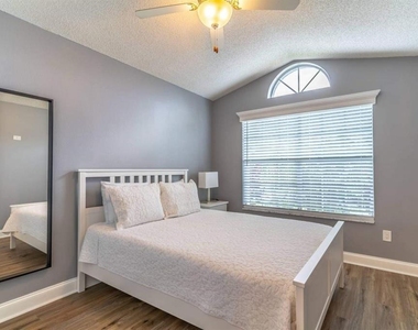 2616 Montego Bay Boulevard - Photo Thumbnail 20