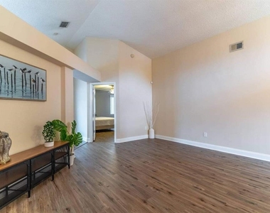 2616 Montego Bay Boulevard - Photo Thumbnail 8