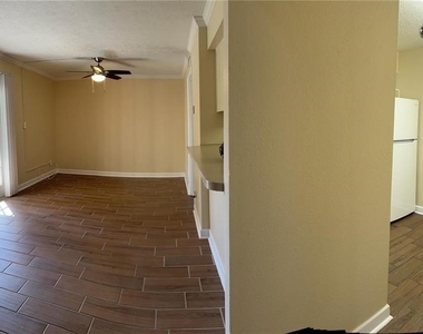 435 Wymore Road - Photo Thumbnail 3