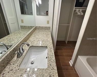 435 Wymore Road - Photo Thumbnail 10