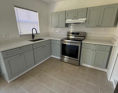 641 Conroy Street - Photo Thumbnail 3