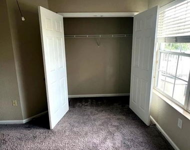 13926 Dove Wing Court - Photo Thumbnail 11