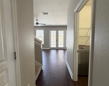 7751 Fairgrove Avenue - Photo Thumbnail 11