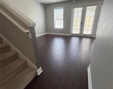 7751 Fairgrove Avenue - Photo Thumbnail 14