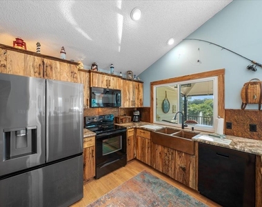 2912 N Rivers Edge Boulevard - Photo Thumbnail 4
