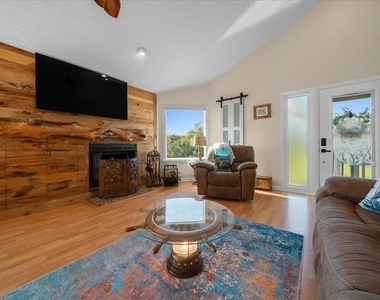 2912 N Rivers Edge Boulevard - Photo Thumbnail 23