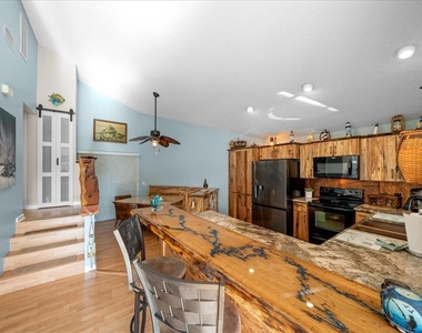 2912 N Rivers Edge Boulevard - Photo Thumbnail 3