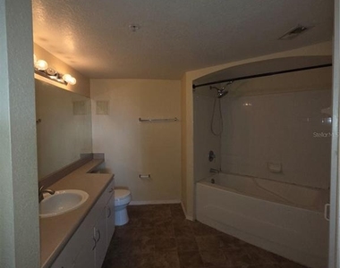 102 Vista Verdi Circle - Photo Thumbnail 5