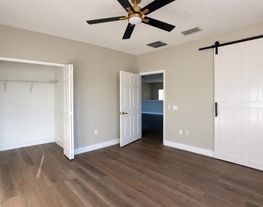 3111 Silver Fin Way - Photo Thumbnail 5