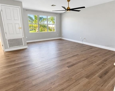 3111 Silver Fin Way - Photo Thumbnail 4