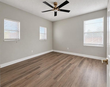 3111 Silver Fin Way - Photo Thumbnail 3