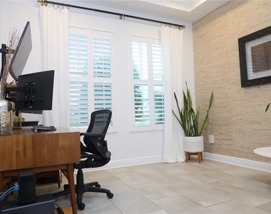 4602 Ridgewood Estates Avenue - Photo Thumbnail 6