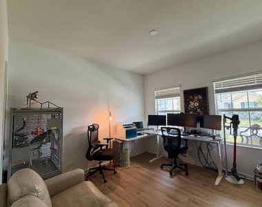 693 Peroni Avenue - Photo Thumbnail 16