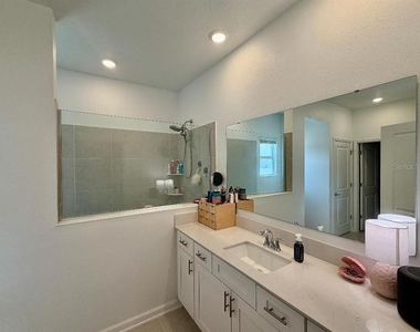 693 Peroni Avenue - Photo Thumbnail 11