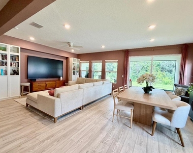 693 Peroni Avenue - Photo Thumbnail 7
